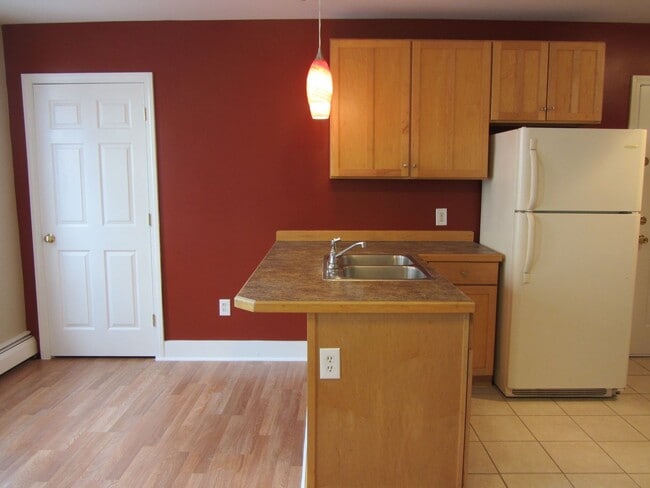 Building Photo - 26 Alfred St Unit 201