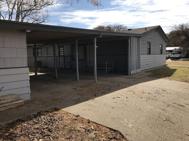 Photo - Pre Leasing for fall 2026! 3/2 in Medical District!