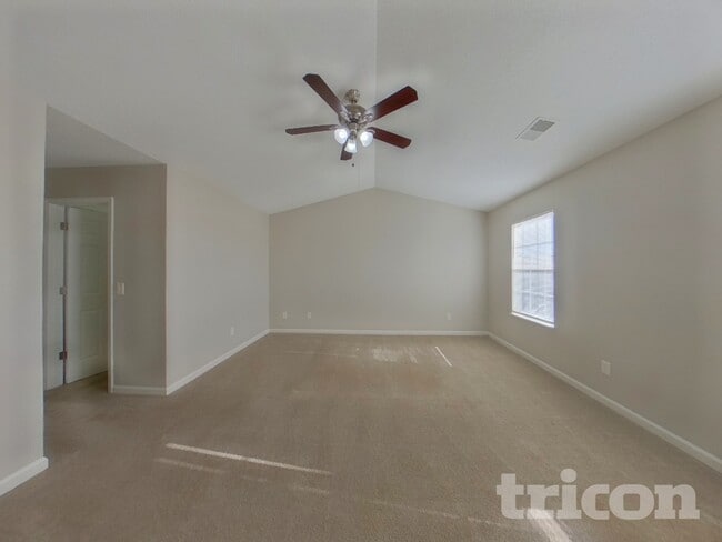 Photo - 204 Fox Grove Cir