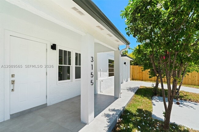 3155 SW 27th St Unit 2