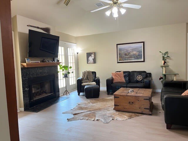 Photo - 3310 Wedgwood St