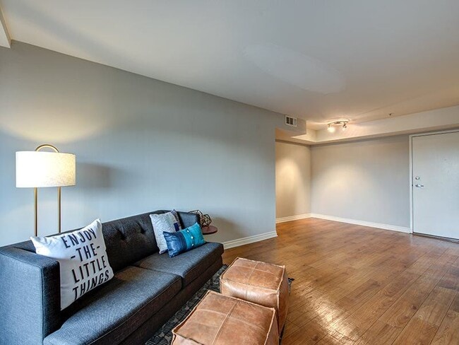 Photo - Vue at Laurel Canyon