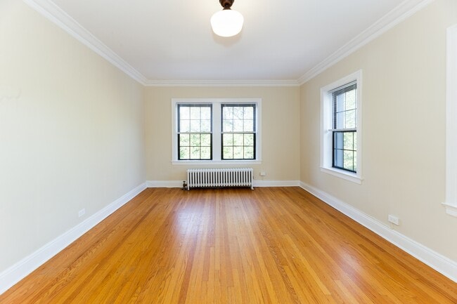 Living Room - 1135-37 Maple Ave.