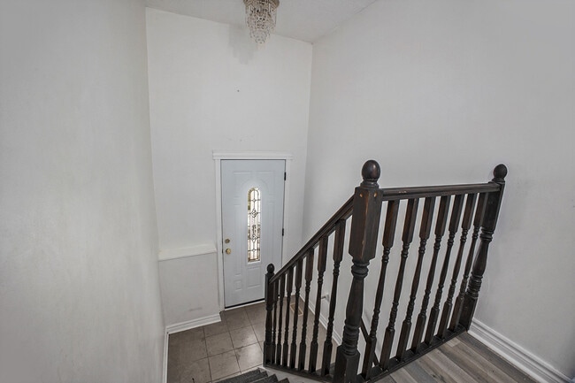 Photo - 159 Castlefrank Rd