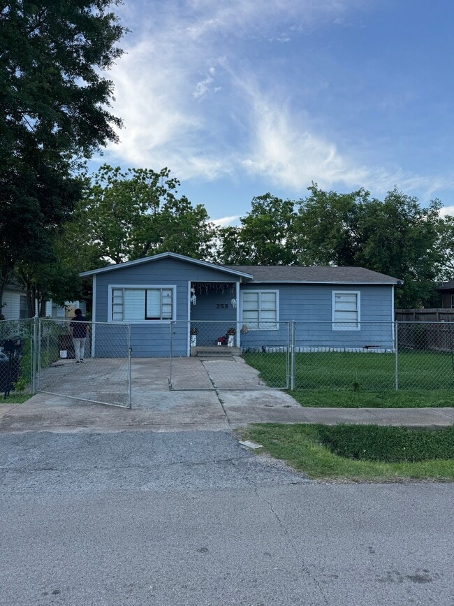Building Photo - 253 N Carolina St