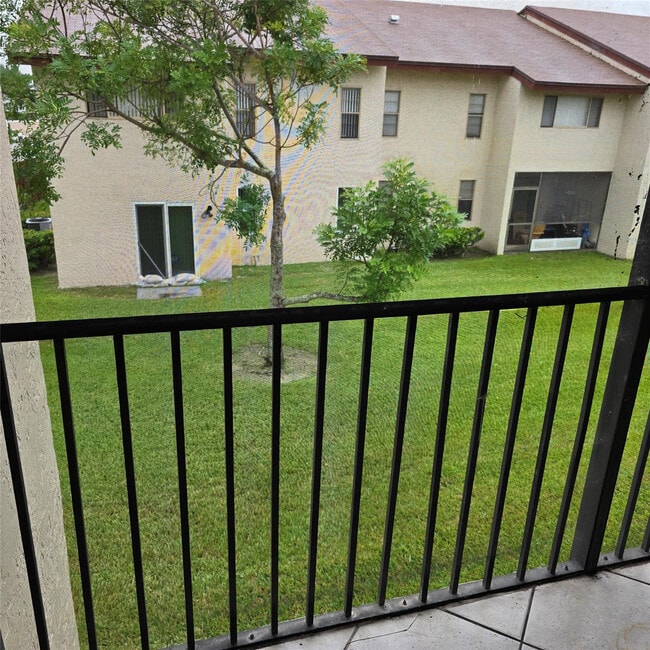 Building Photo - 7931 Southgate Blvd Unit E-9