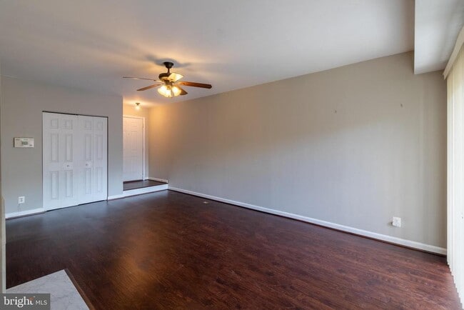 Building Photo - 35 Pickering Ct Unit 35-02