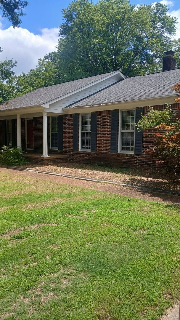 Building Photo - 4 Bedroom, 2 bath, 2 car garage