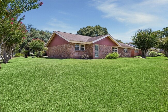 Photo - 3630 Latma Dr