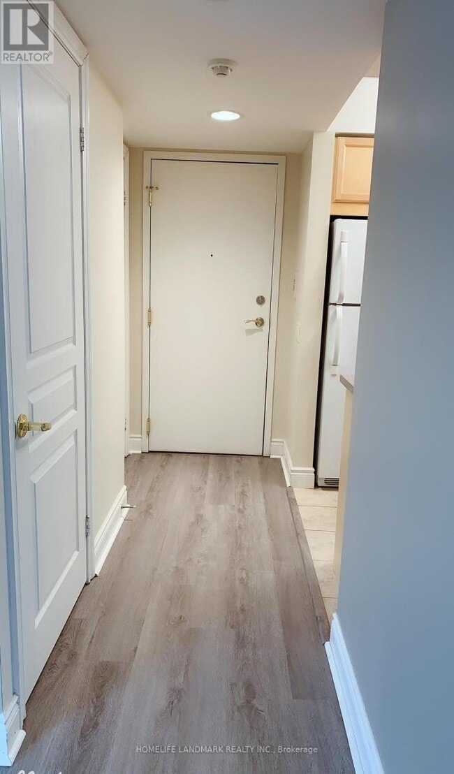 Photo - 15 Northtown Way Unit 822
