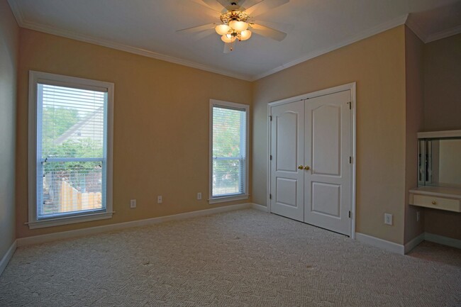 Photo - 212 North Cir