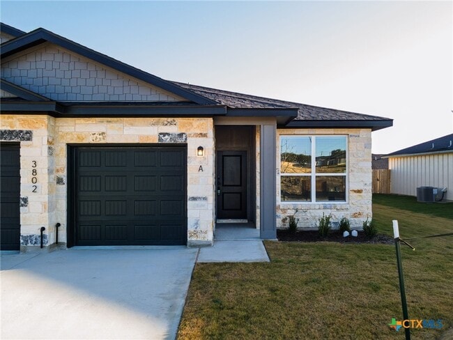 Building Photo - 3802 Pecan Hickory Trl