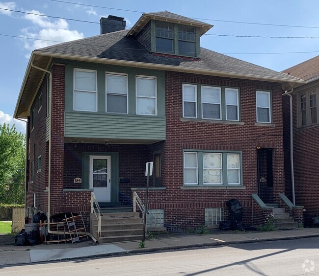 Building Photo - 644 W Pittsburgh St Rental