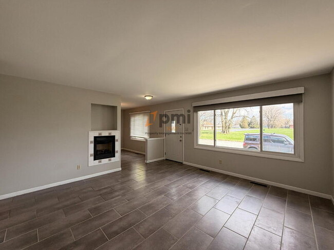 Photo - 9546 Gordon Dr