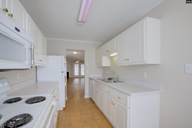 Photo - 200 Deer Hound Trail