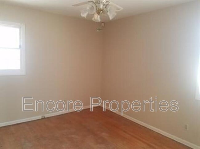 Photo - 2106 Wintergreen Pl