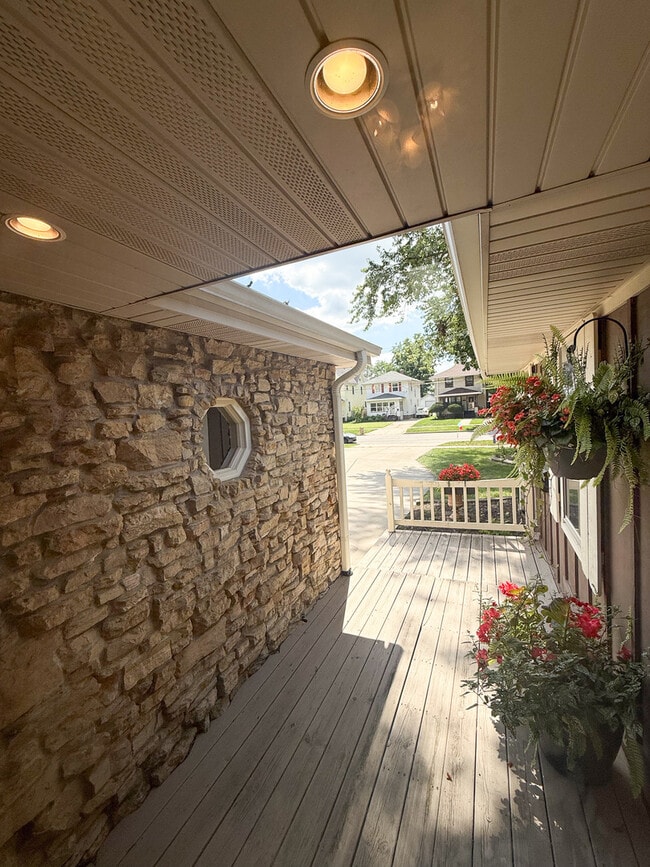 Photo - 557 Hardin Ave