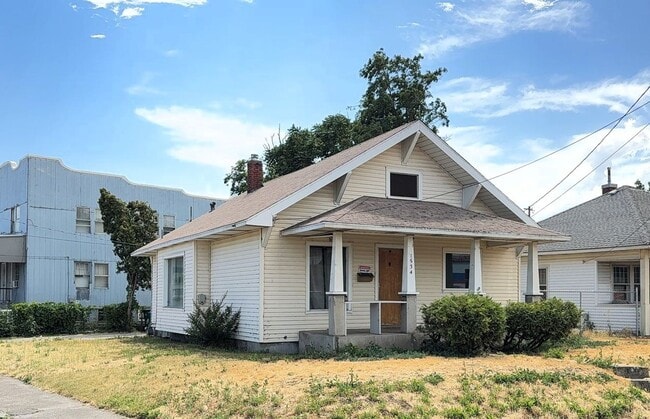 Photo - MOVE IN SPECIAL!