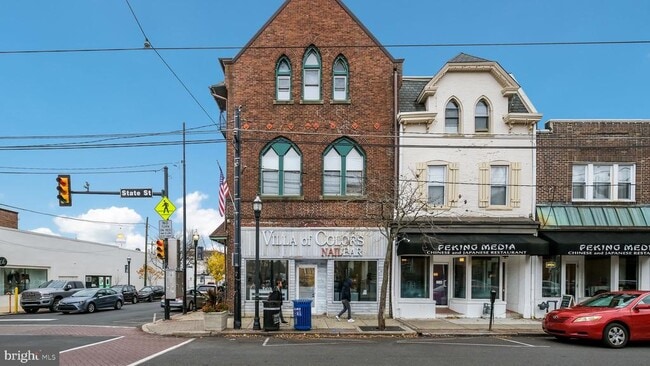 Building Photo - 2 E State St Unit 2F