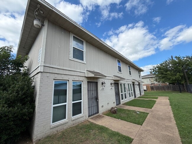 Building Photo - 4959-4965 Miller Ave Unit 4959