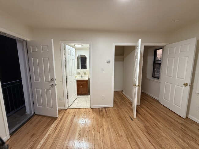 Photo - 1194 Dumont Ave