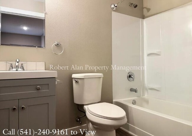 Photo - 2601 SW Hailey Ave