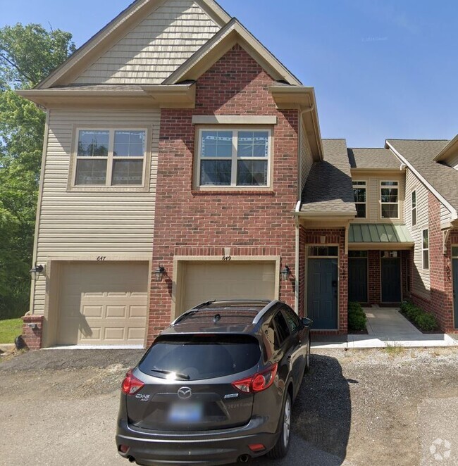 Building Photo - 647 Pointe Dr Rental