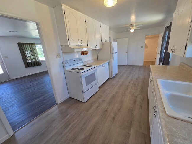 Photo - 3 or 4 Bedroom Home For Rent with New Refrigerated Air
