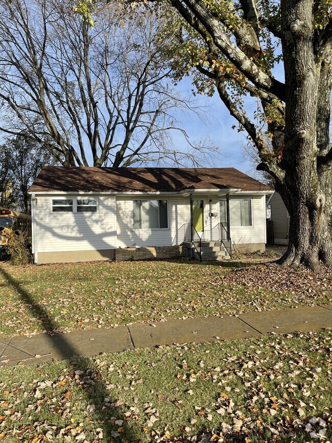 Building Photo - 2725 Gardiner Ln Rental