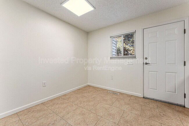 Photo - 588 S Eaton St