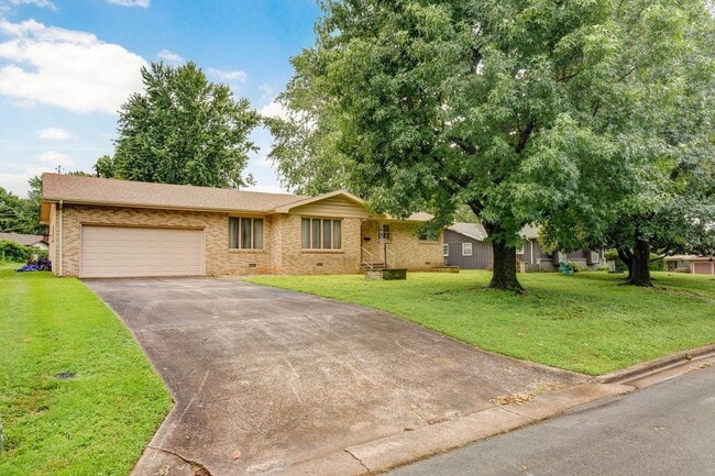 Building Photo - Beautiful All Brick home located next to G...