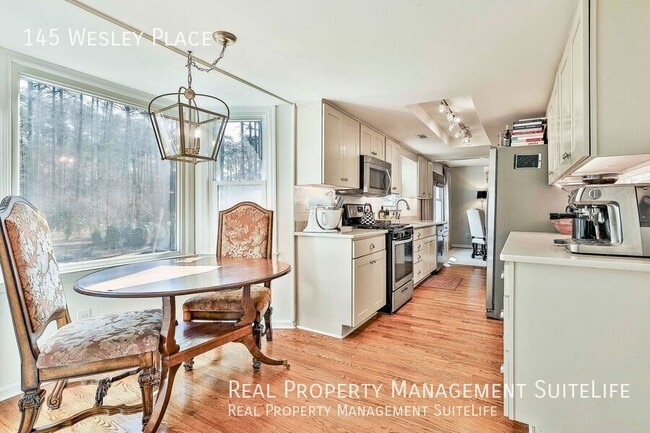 Photo - 145 Wesley Pl