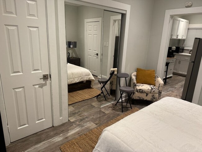 Photo - 5915 Lexington Ave Unit 0