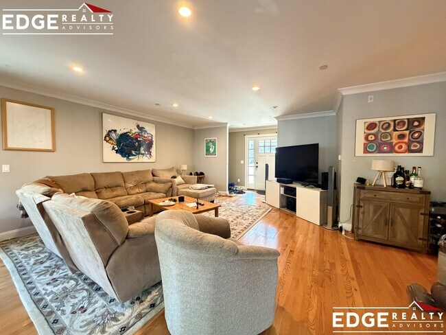 Photo - 39 Selkirk Rd