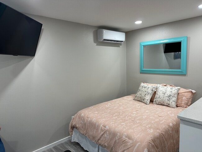 Photo - 7020 Mango Ave S