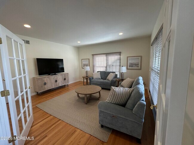 Photo - 206 Pointe Dr