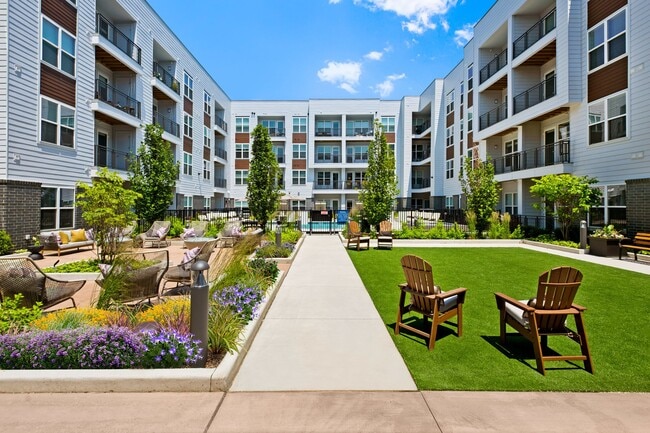 Everleigh Vernon Hills 55+ Active Adult Apartments