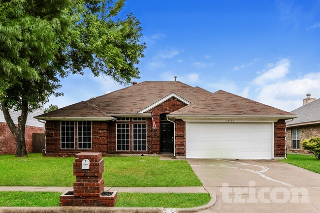 Building Photo - 2851 Linden Ln