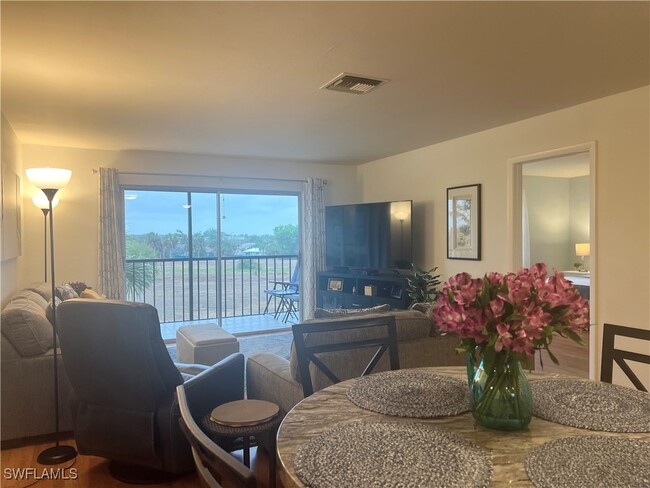 Photo - 4372 27th Ct SW Unidad 403 Rental