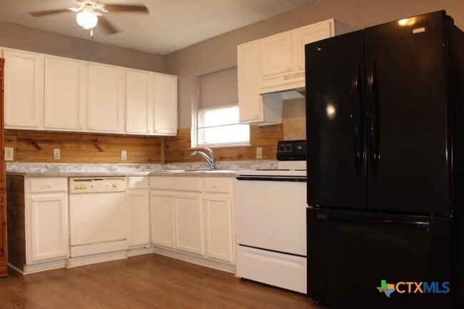 Photo - 409 Short Ave