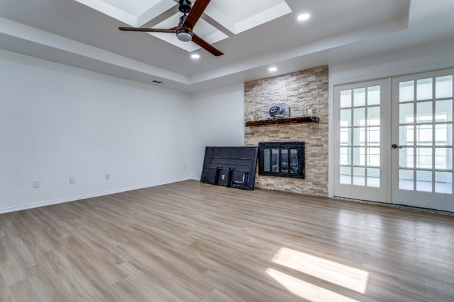 Photo - 105 Douglas Dr