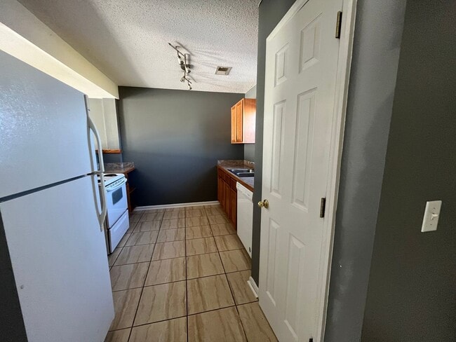 Photo - 57 Bearing Cir