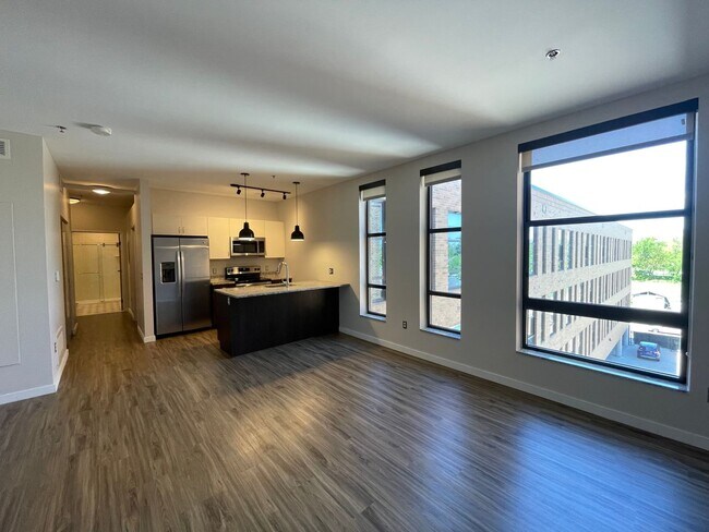 Building Photo - Parker Durand Unit 310 Rental