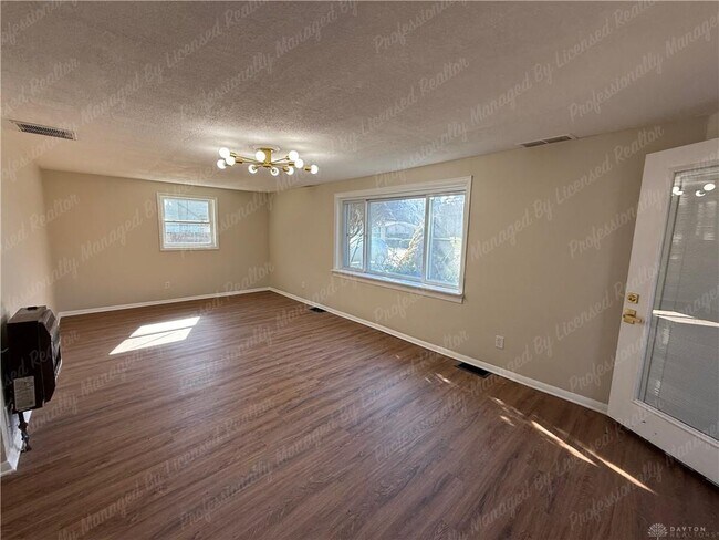 Photo - 675 Wright St