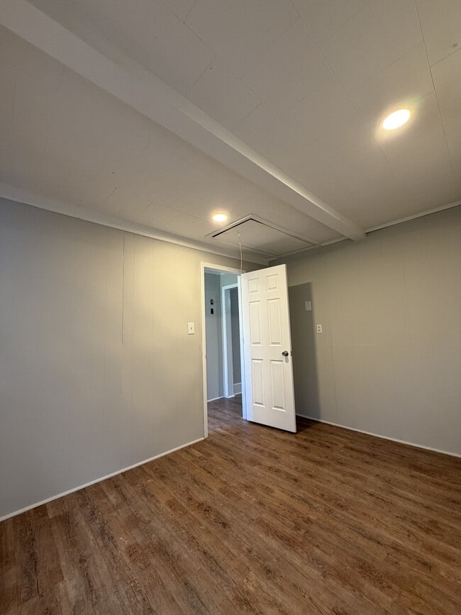 Photo - 140 Dillon St