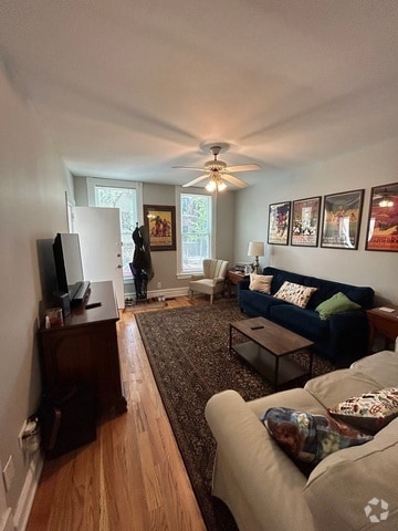 Building Photo - 2311 N Greenview Ave Unit 1F Rental