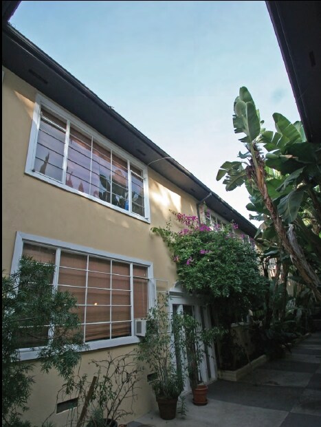 Photo - 1350 N Hayworth Ave