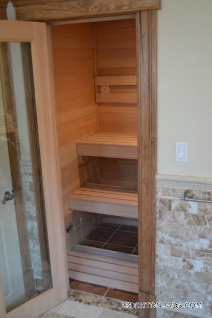 Photo - 127 Nonantum St Unidad 1