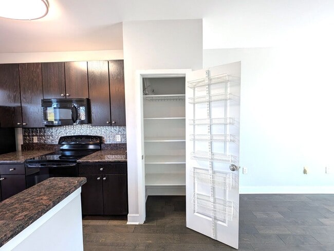 Photo - Beautiful, 3 bed, 2 bath Townhome Located in the Seigle Point Community!