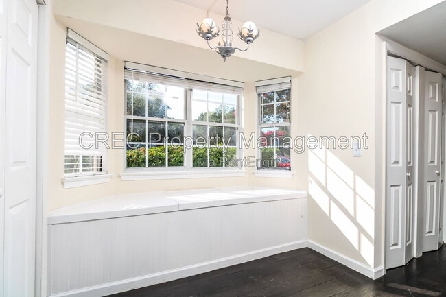 Photo - 2065 Emerald Terrace